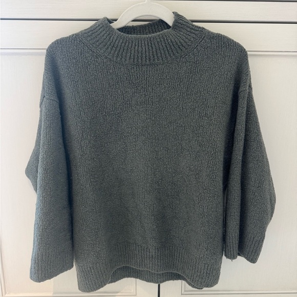 VINCE Women's Green/Grey Crewneck Sweater size extra small XS - Picture 1 of 5